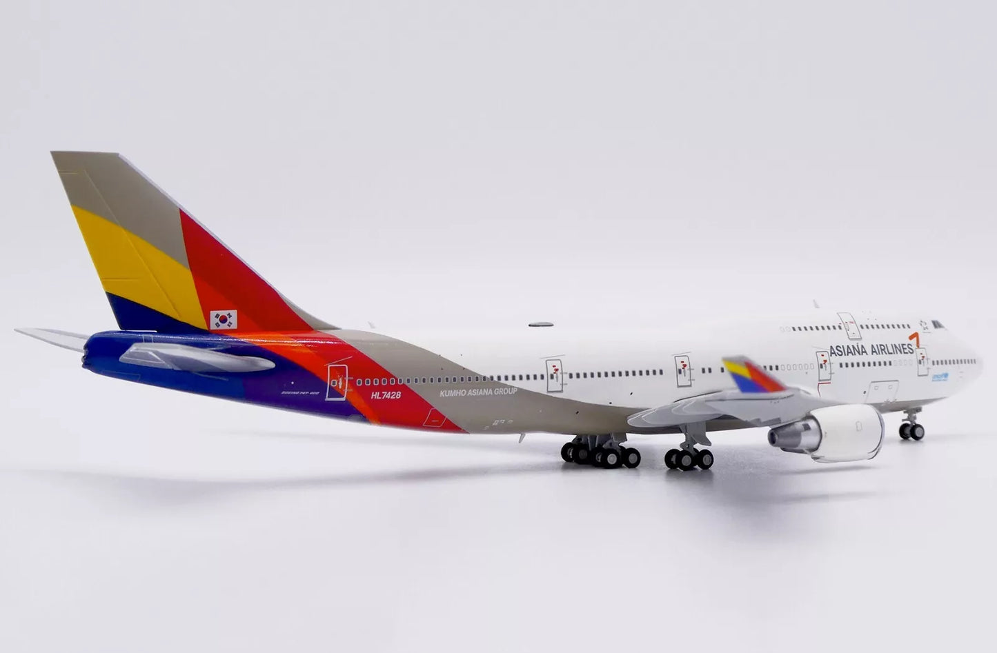 JC WINGS B747-400 ASIANA AIRLINES "LAST FLIGHT" REG: HL7428