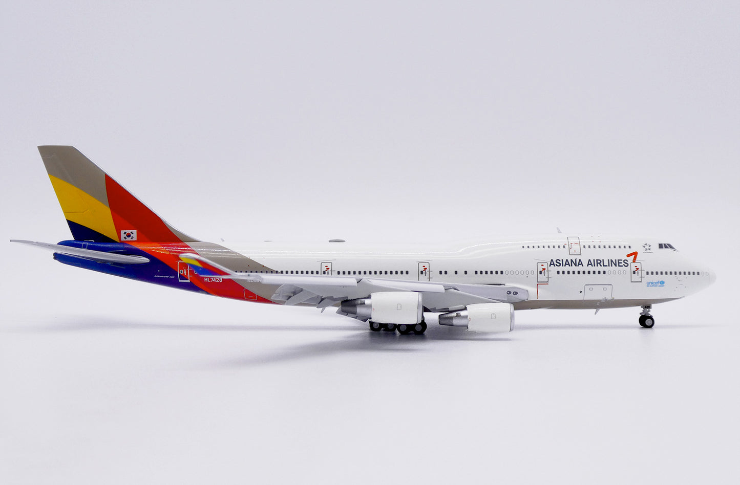 JC WINGS B747-400 ASIANA AIRLINES "LAST FLIGHT" (FLAPS DOWN) REG: HL7428