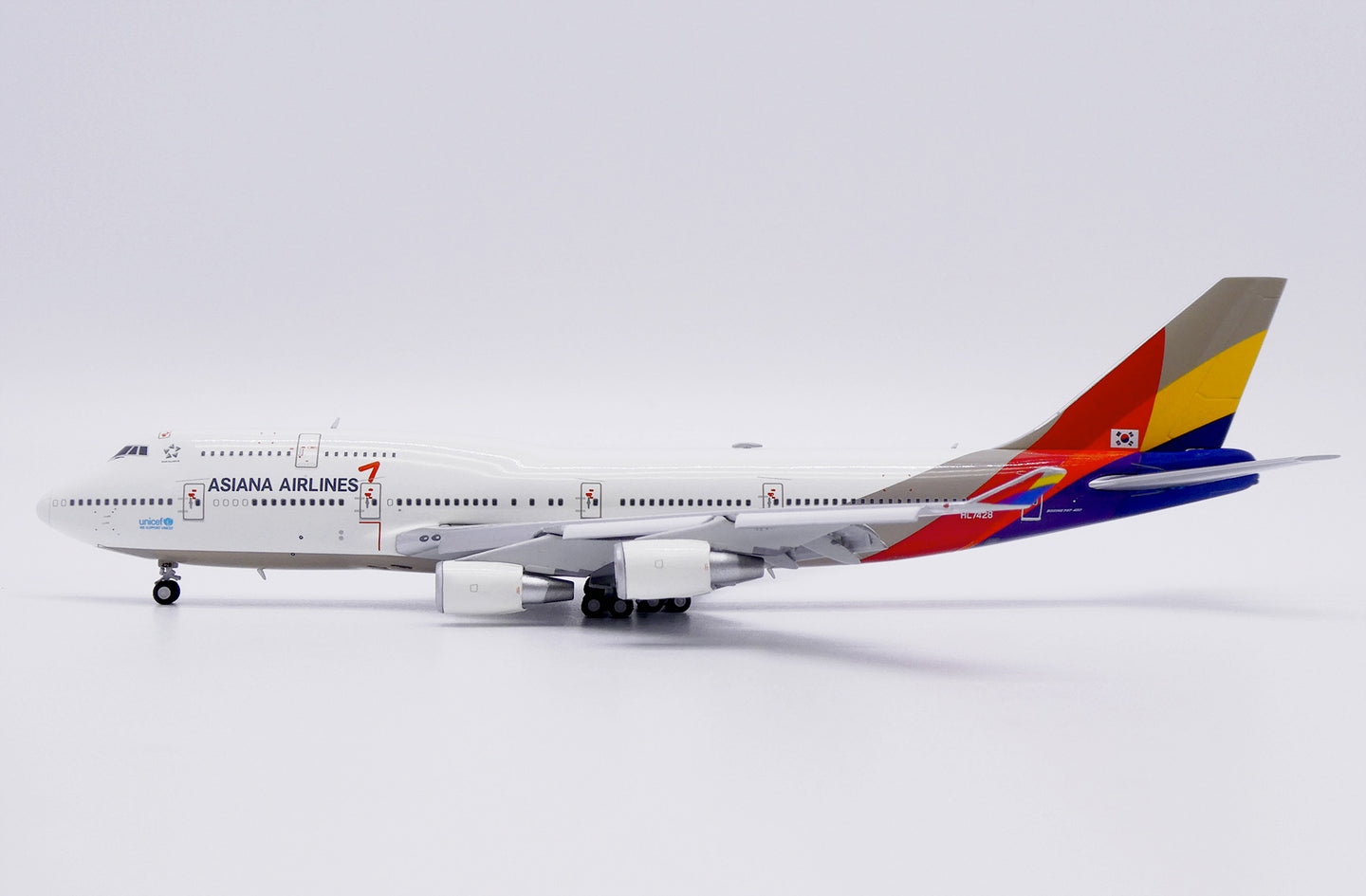JC WINGS B747-400 ASIANA AIRLINES "LAST FLIGHT" (FLAPS DOWN) REG: HL7428