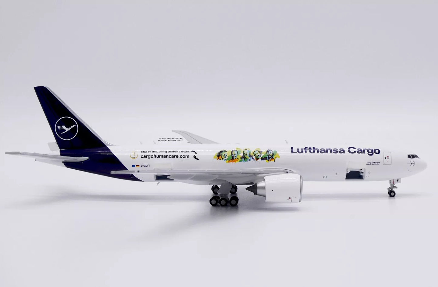 JC WINGS B777F LUFTHANSA CARGO "CARGOHUMANCARE.COM" (INTERACTIVE SERIES) REG: D-ALFI