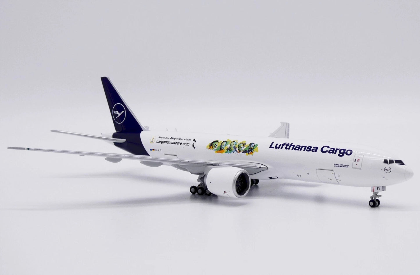 JC WINGS B777F LUFTHANSA CARGO "CARGOHUMANCARE.COM" (INTERACTIVE SERIES) REG: D-ALFI