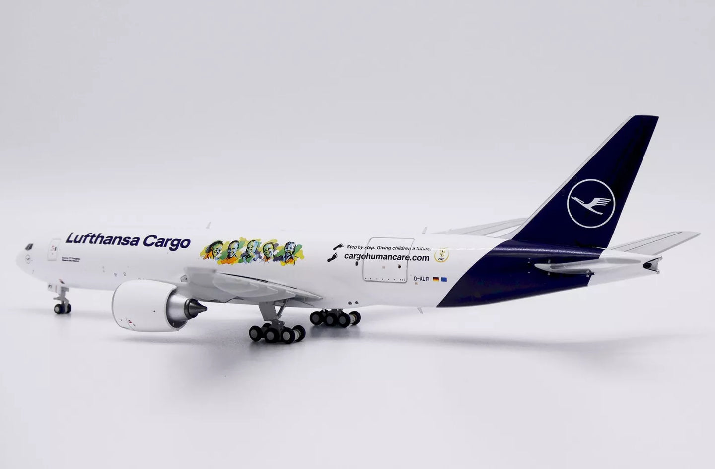 JC WINGS B777F LUFTHANSA CARGO "CARGOHUMANCARE.COM" (INTERACTIVE SERIES) REG: D-ALFI