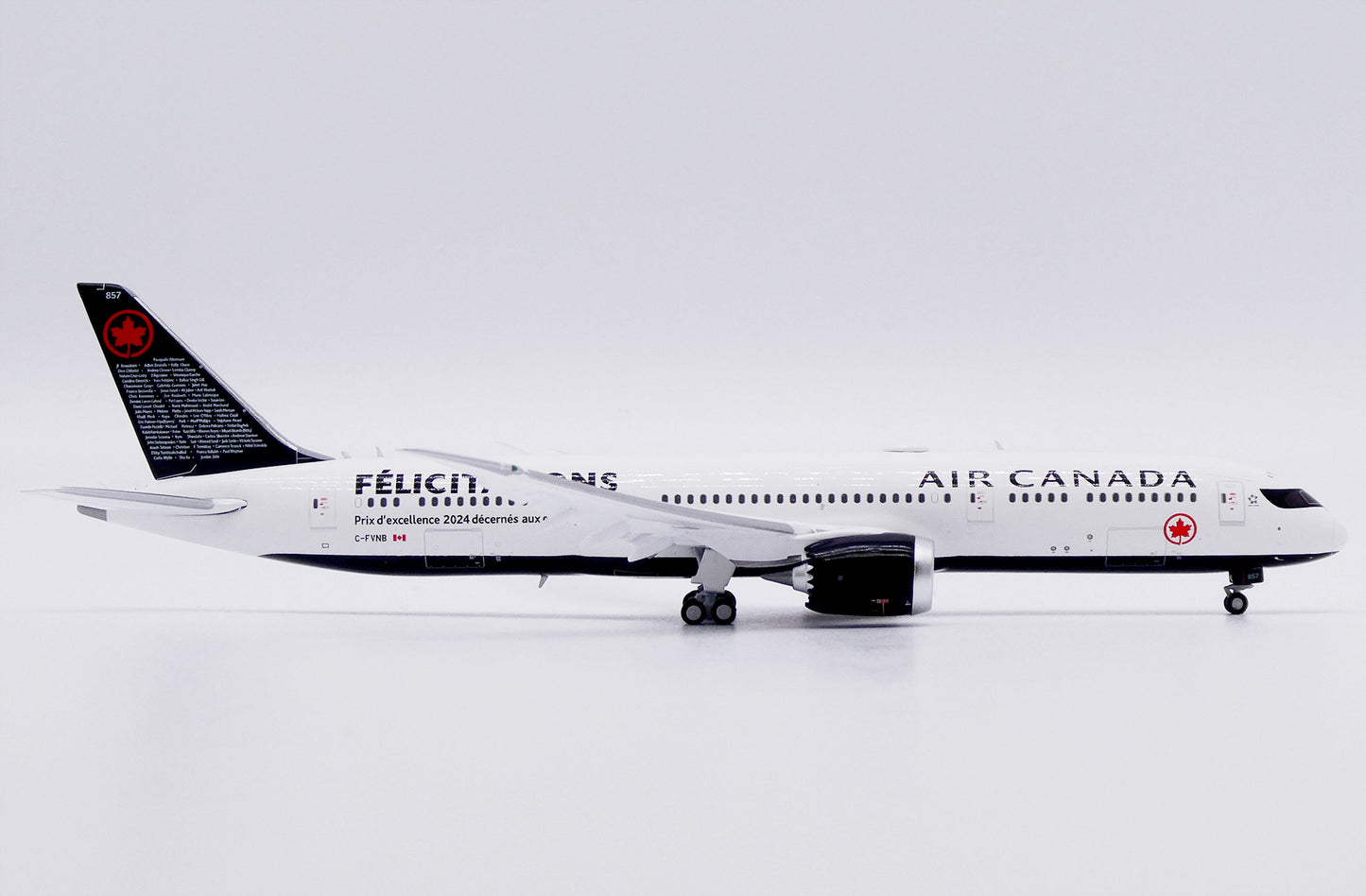 JC WINGS B787-9 DREAMLINER AIR CANADA "CONGRATULATIONS" (FLAPS DOWN) REG: C-FVNB