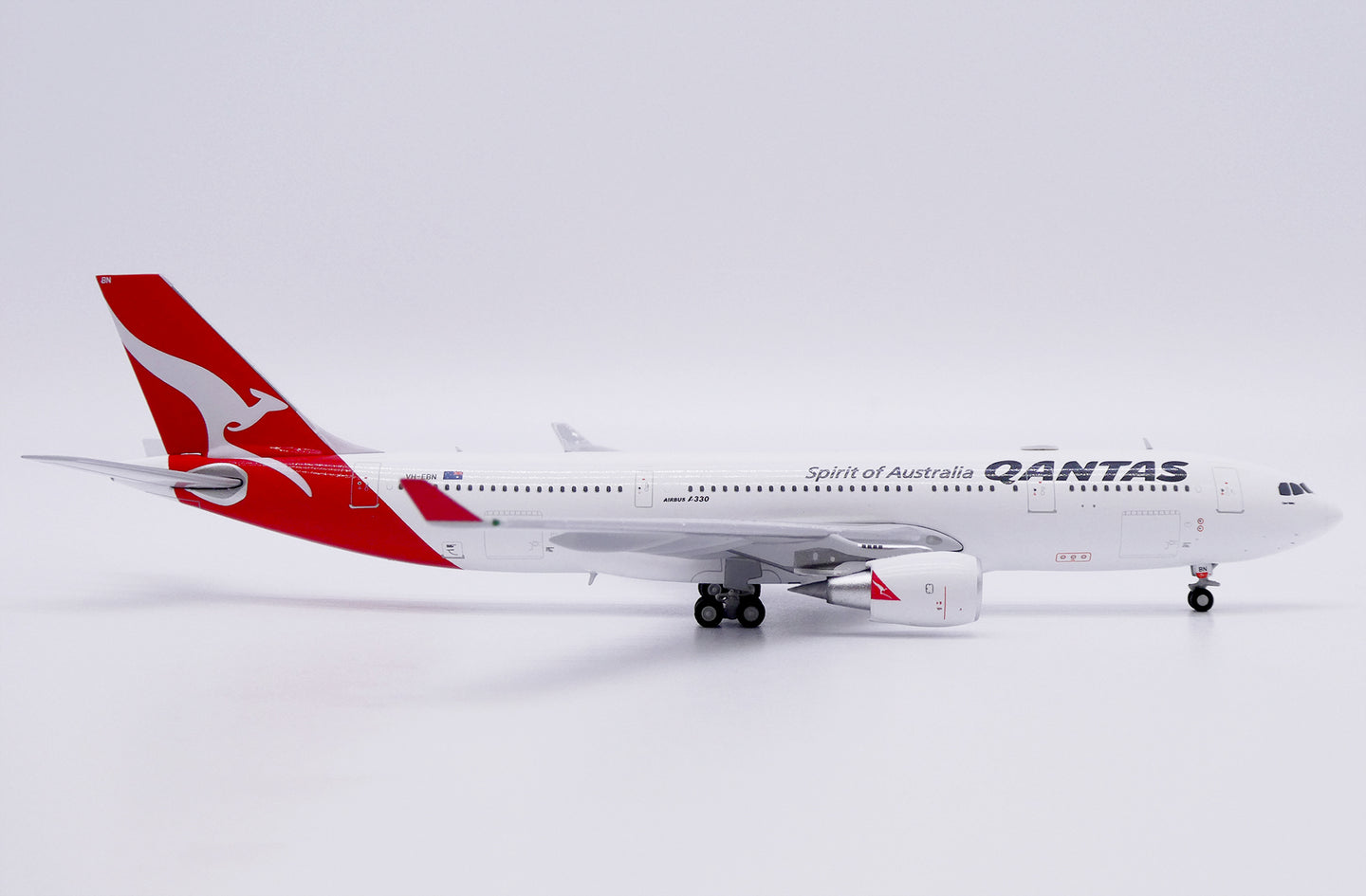 JC WINGS A330-200 QANTAS REG: VH-EBN