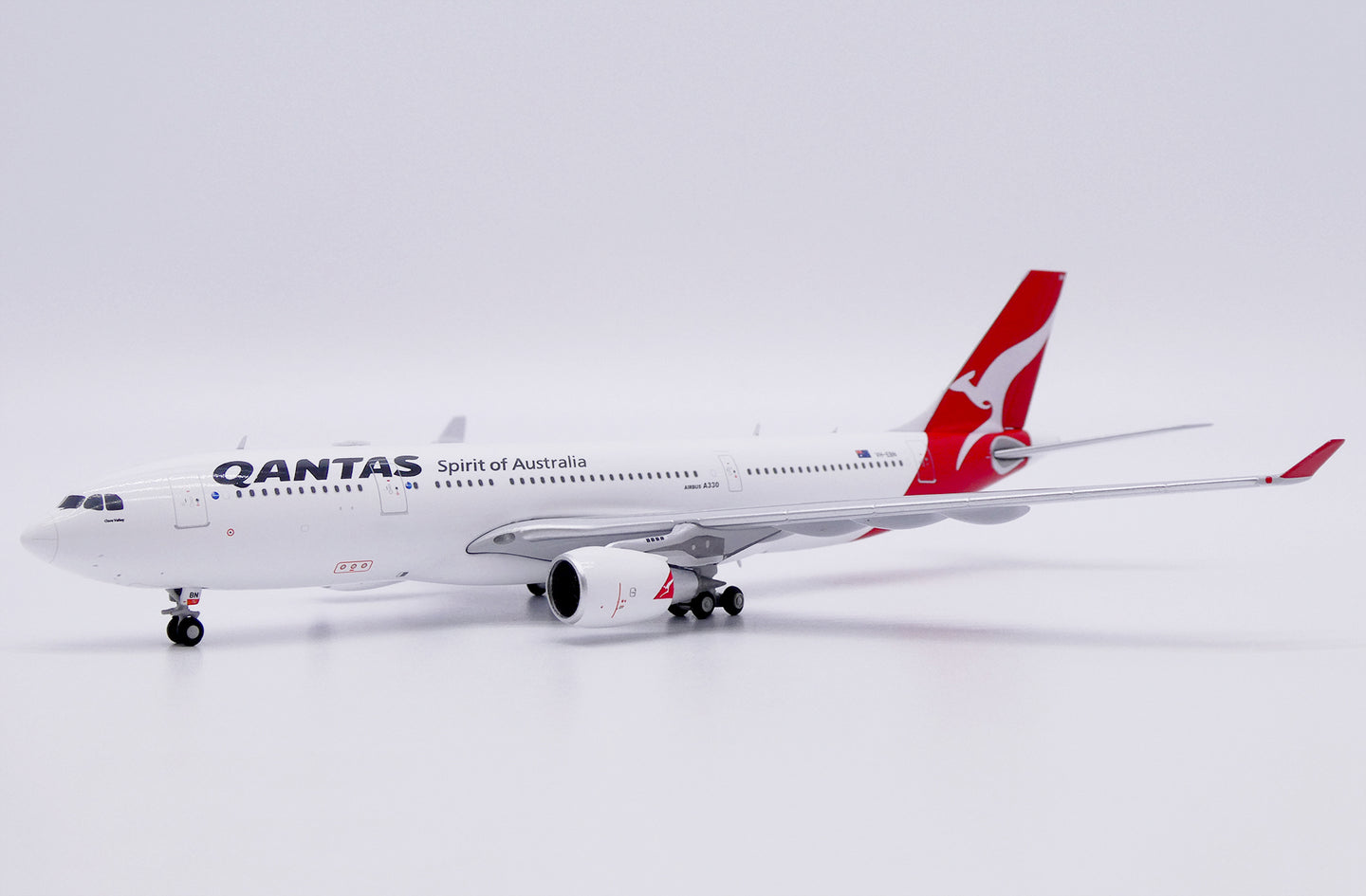 JC WINGS A330-200 QANTAS REG: VH-EBN