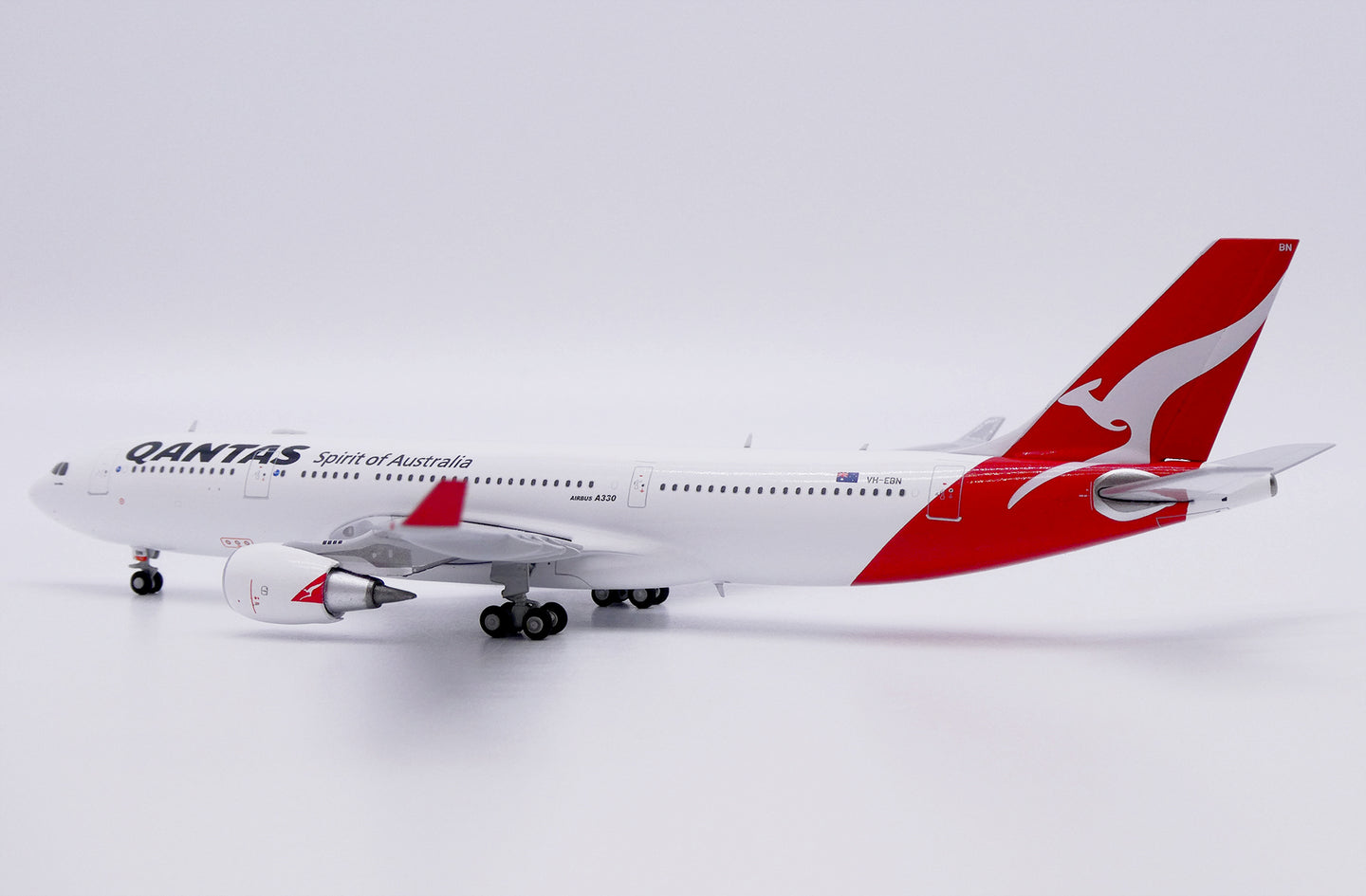 JC WINGS A330-200 QANTAS REG: VH-EBN