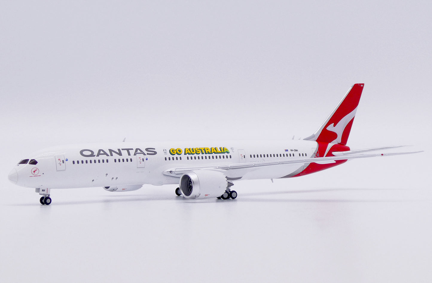 JC WINGS  B787-9 QANTAS DREAMLINER REG: VH-ZNH