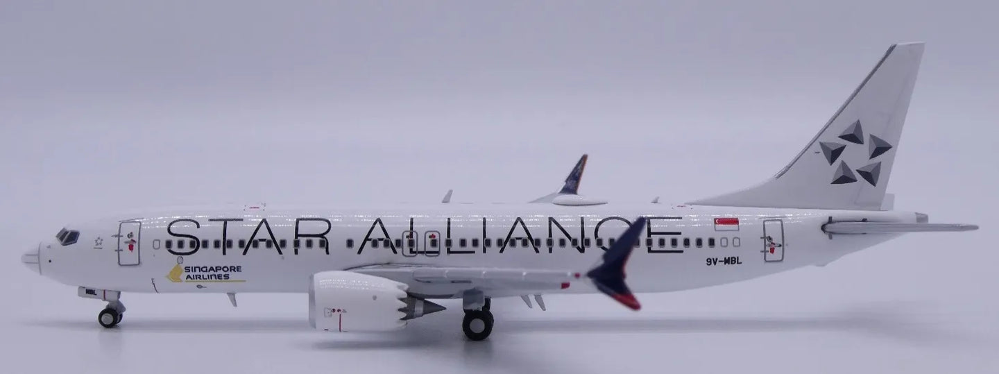 JC WINGS B737 MAX 8 SINGAPORE AIRLINES "STAR ALLIANCE" REG: 9V-MBL