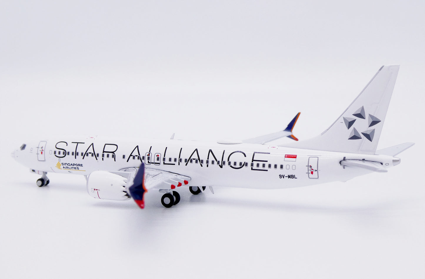 JC WINGS B737 MAX 8 SINGAPORE AIRLINES "STAR ALLIANCE" REG: 9V-MBL