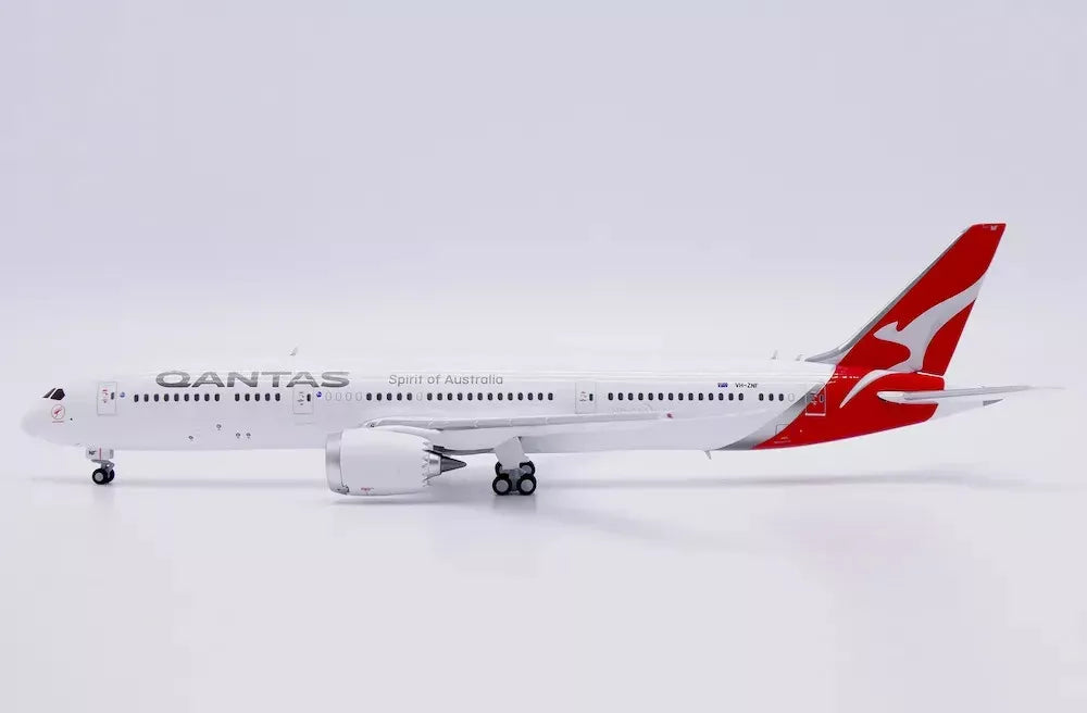 JC WINGS B787-9 DREAMLINER QANTAS REG: VH-ZNF WITH ANTENNA