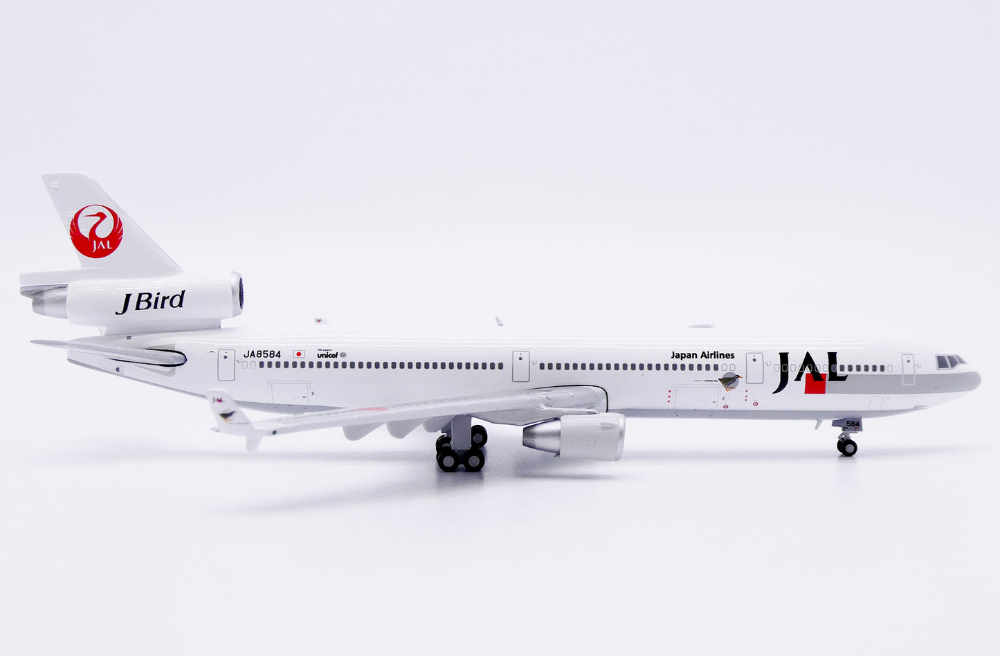 JC WINGS MD-11 JAPAN AIRLINES (JAL) "J-BIRD" REG: JA8584