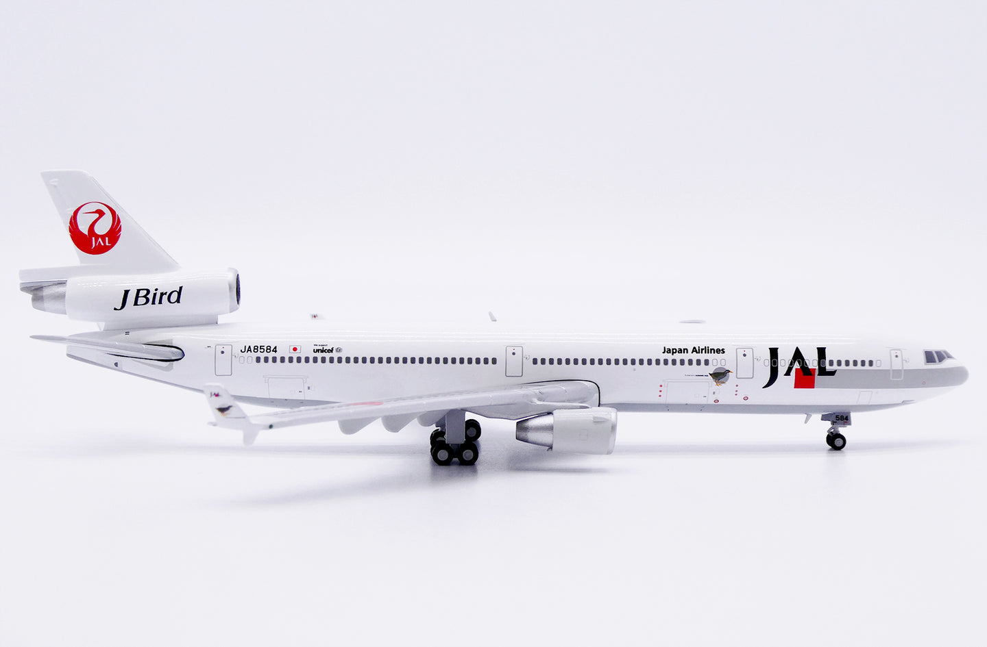 JC WINGS MD-11 JAPAN AIRLINES (JAL) "J-BIRD" REG: JA8584