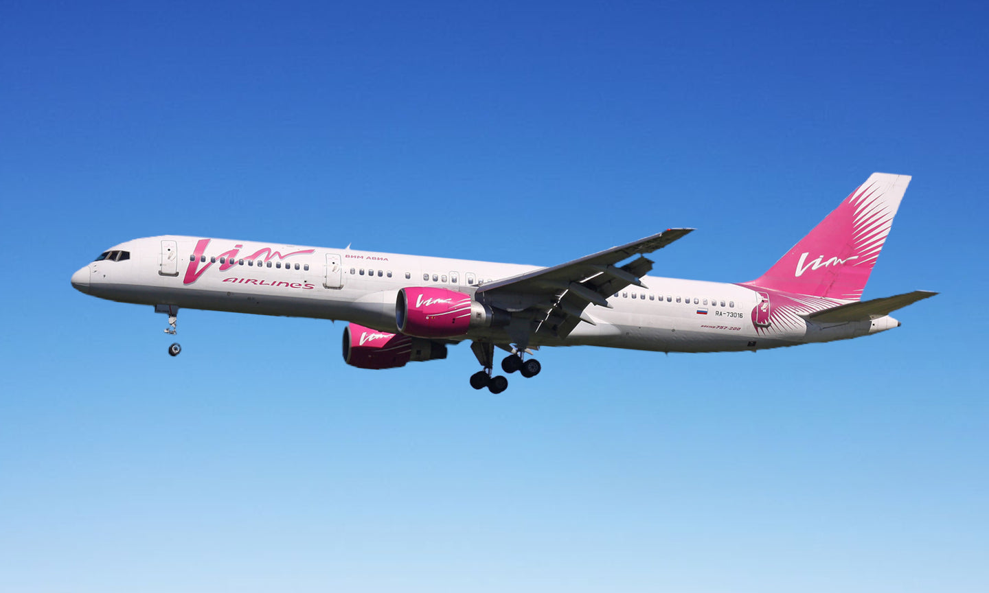 JC WINGS B757-200 VIM AIRLINES REG: RA-73016
