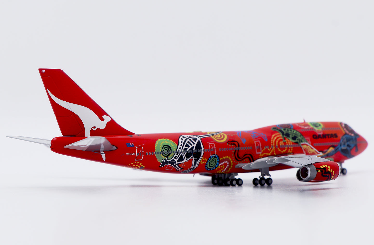 JC WINGS B747-400 QANTAS "WUNALA DREAMING" RR ENGINE REG: VH-OJB
