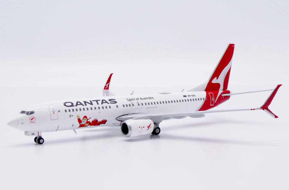 JC WINGS B737-800 QANTAS SANTA REG: VH-VZX