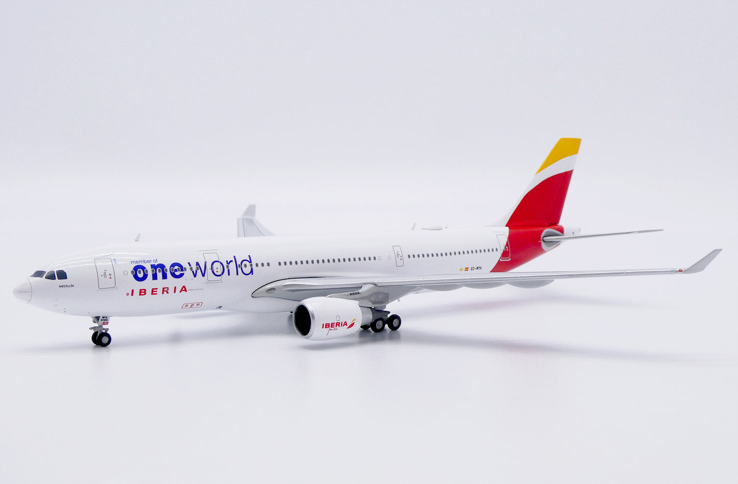 JC WINGS A330-200 IBERIA ONEWORLD REG: EC-MYA
