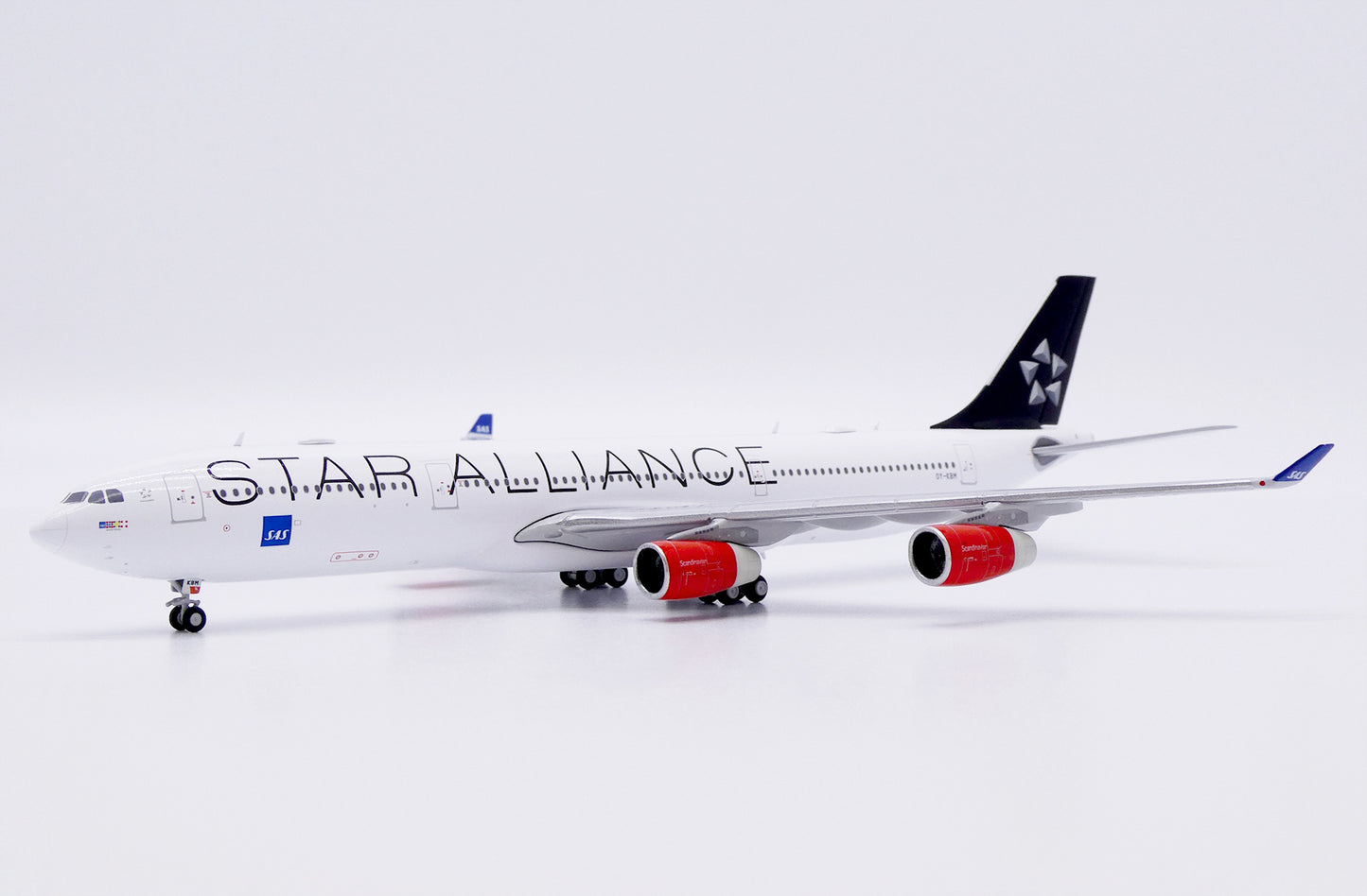 JC WINGS A340-300 SCANDINAVIAN AIRLINES (SAS) "STAR ALLIANCE" REG: OY-KBM