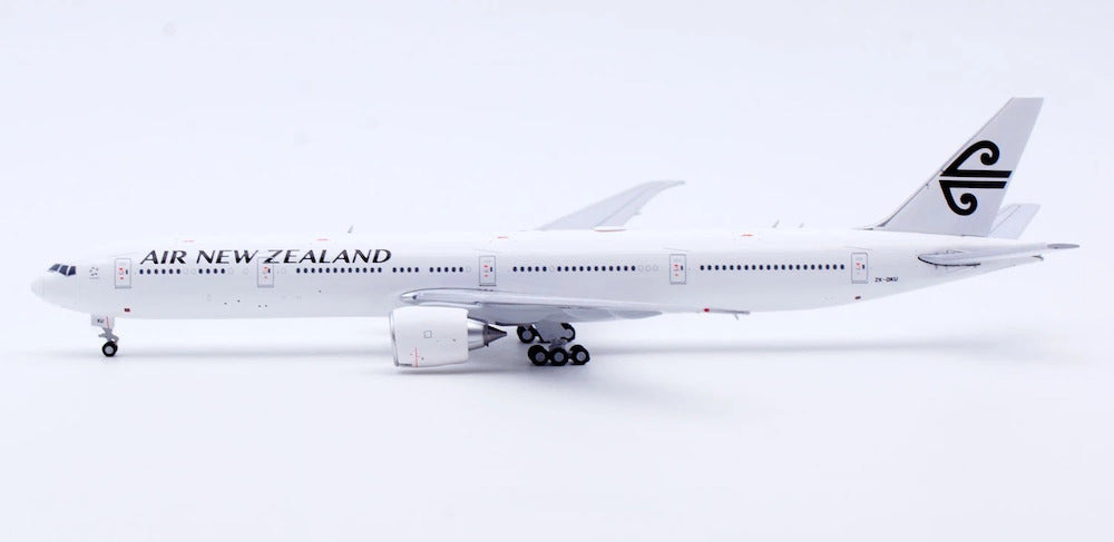 JC WINGS B777-300ER AIR NEW ZEALAND "ALL WHITE" REG: ZK-OKU