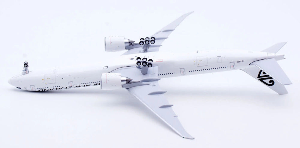JC WINGS B777-300ER AIR NEW ZEALAND "ALL WHITE" REG: ZK-OKU