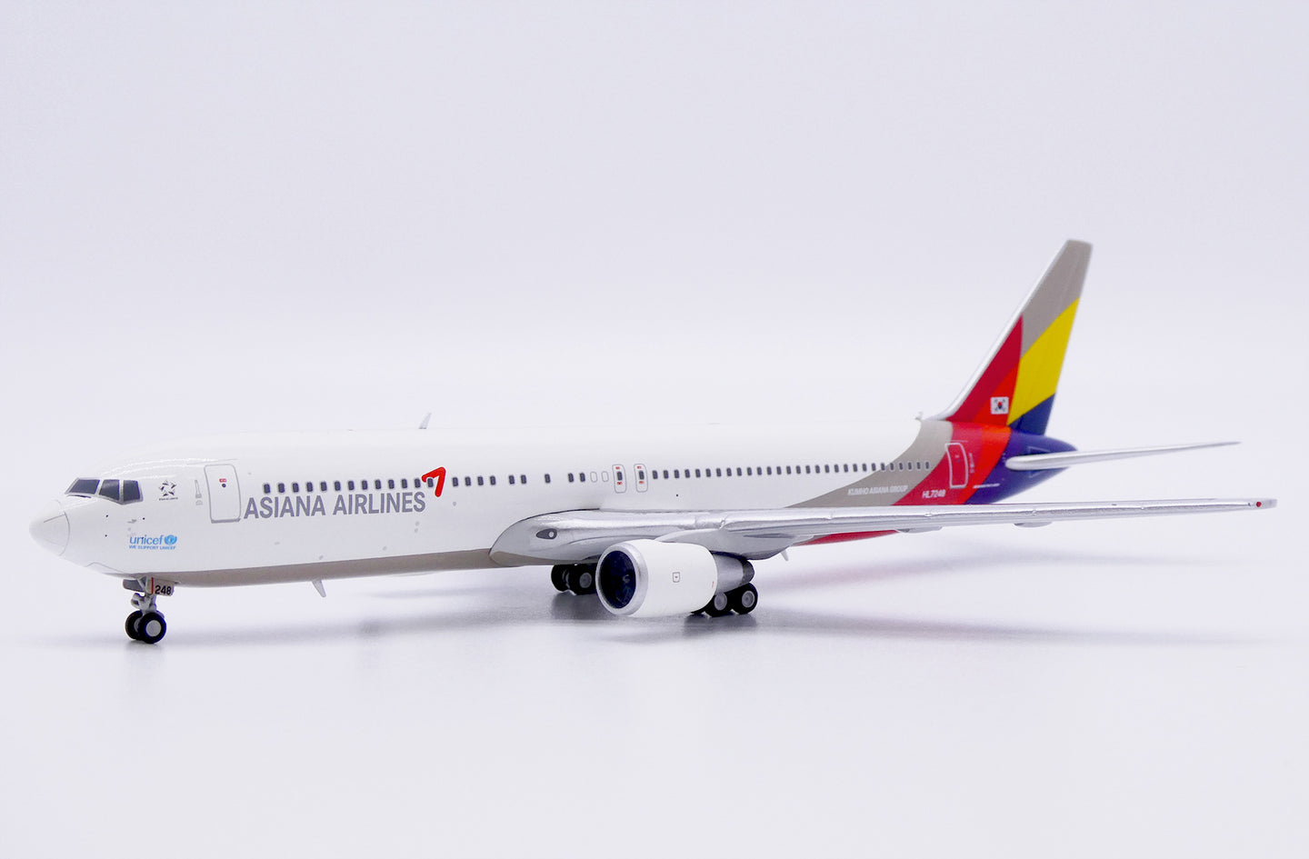 JC WINGS B767-300 ASIANA AIRLINES REG: HL7248