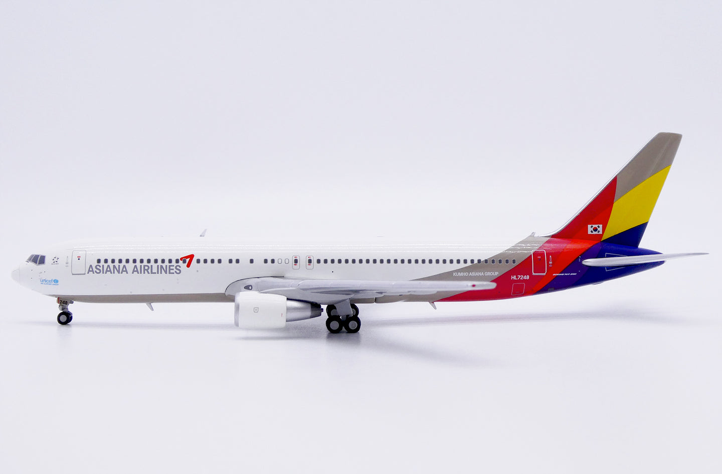 JC WINGS B767-300 ASIANA AIRLINES REG: HL7248