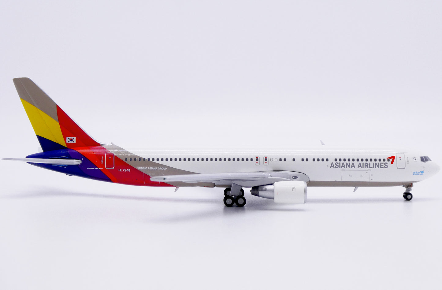 JC WINGS B767-300 ASIANA AIRLINES REG: HL7248