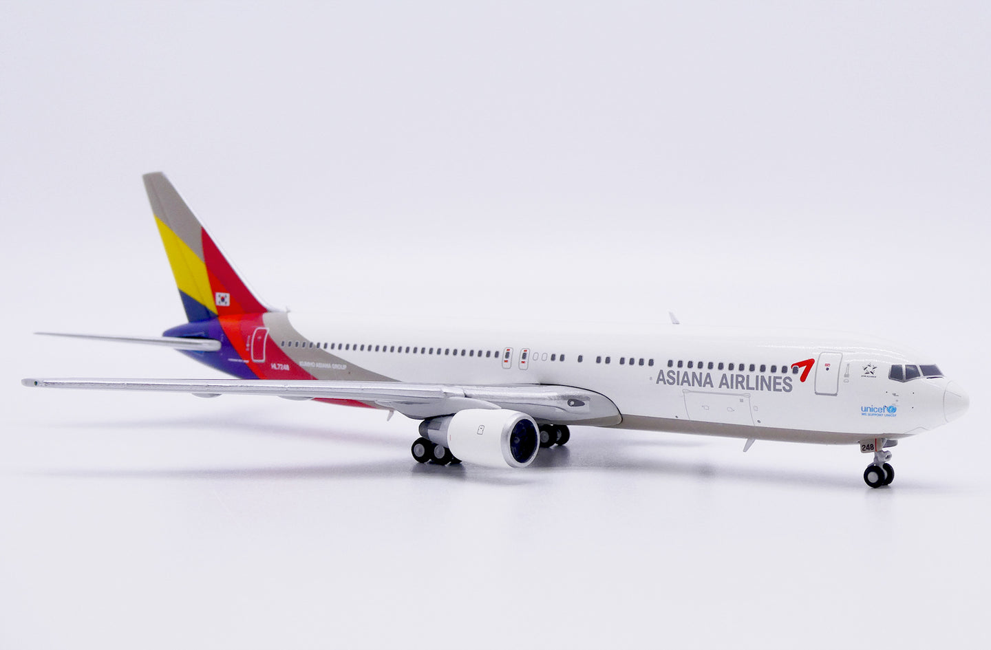 JC WINGS B767-300 ASIANA AIRLINES REG: HL7248
