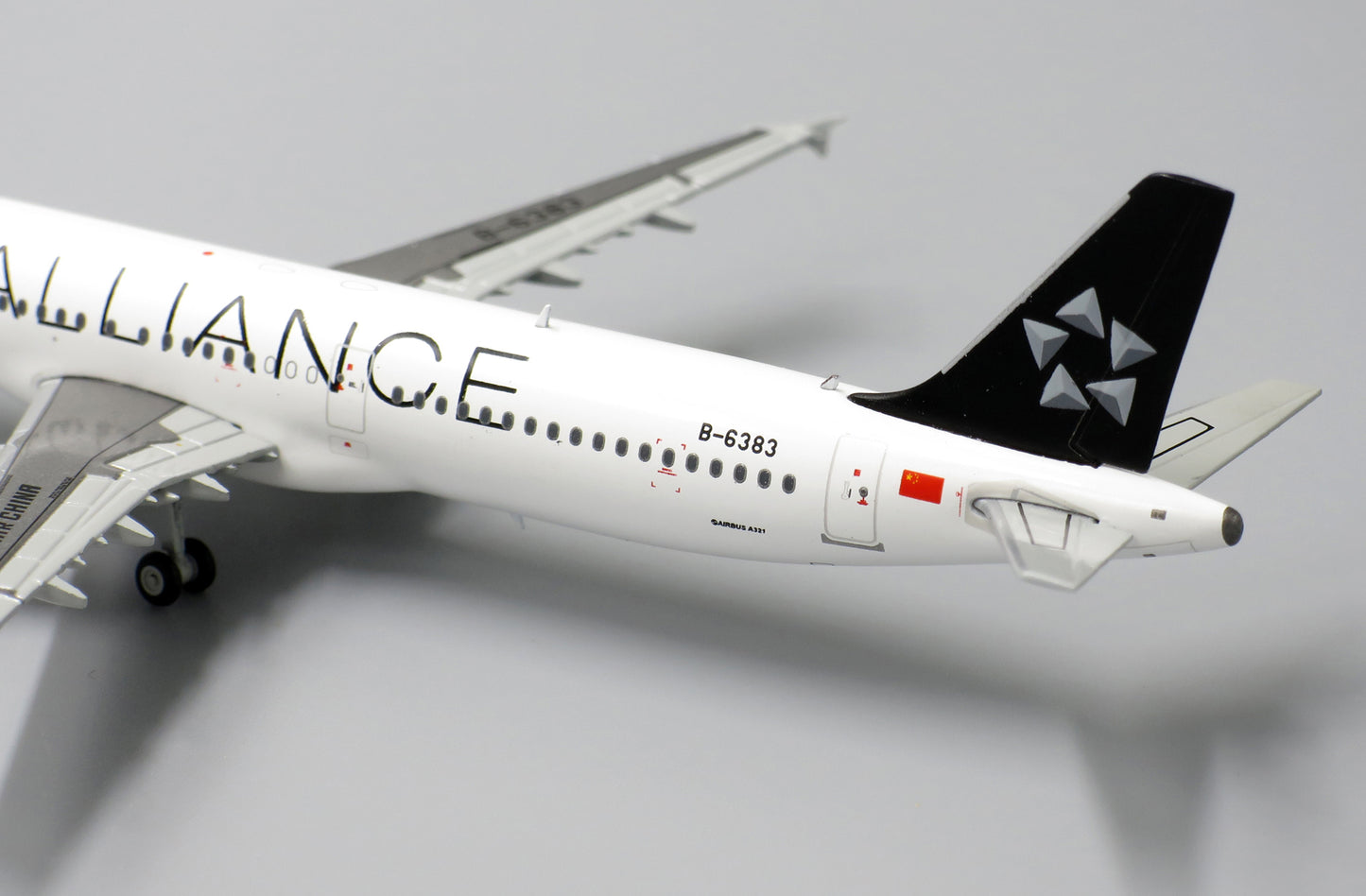 JC WINGS A321 AIR CHINA "STAR ALLIANCE" REG: B-6383