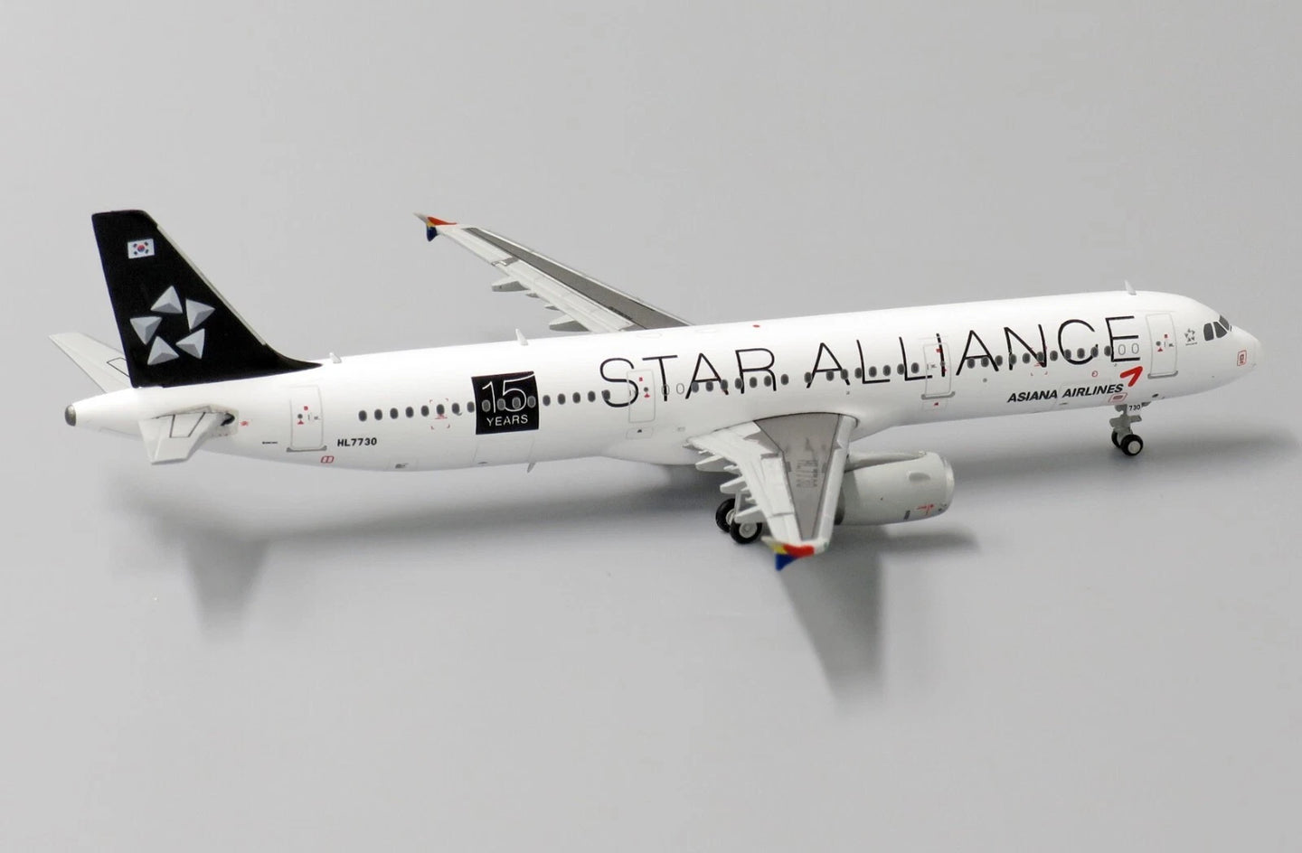 JC WINGS A321 ASIANA AIRLINES "STAR ALLIANCE 15 YEARS" REG: HL7730