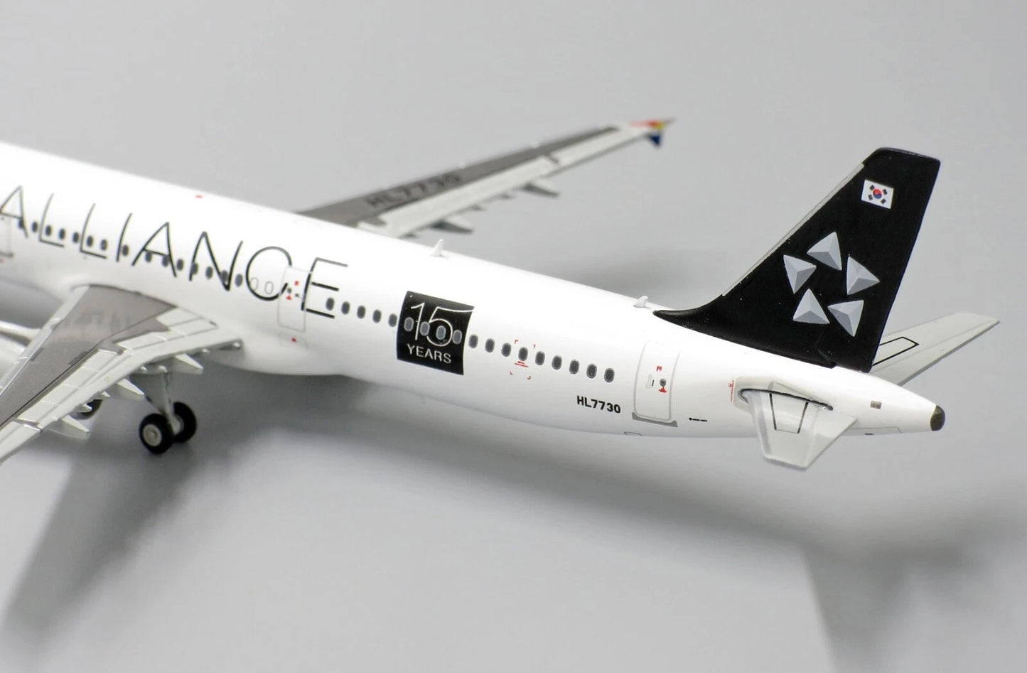 JC WINGS A321 ASIANA AIRLINES "STAR ALLIANCE 15 YEARS" REG: HL7730
