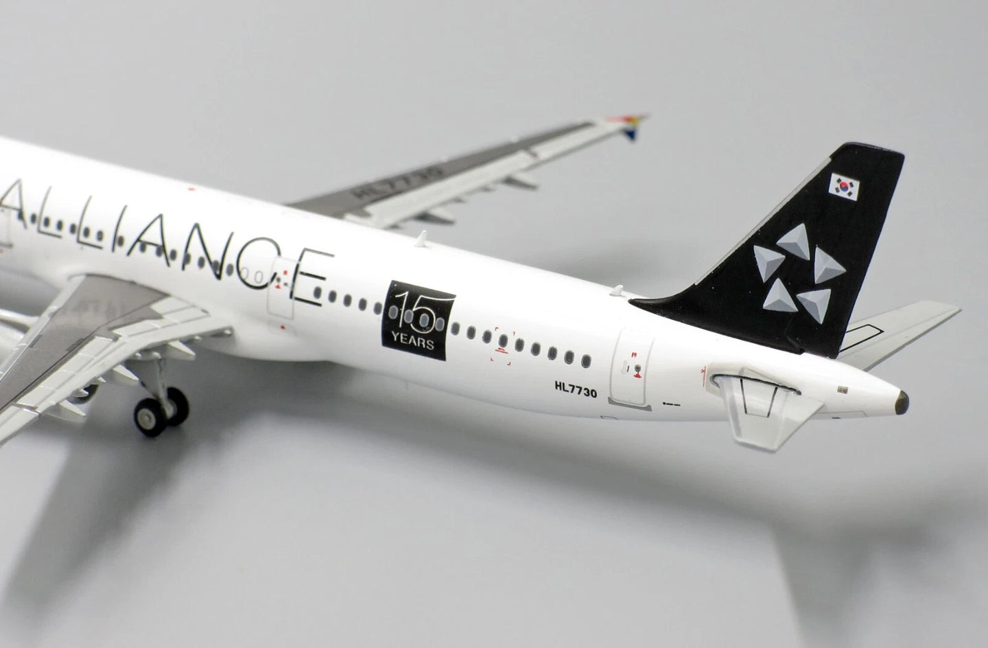 JC WINGS A321 ASIANA AIRLINES "STAR ALLIANCE 15 YEARS" REG: HL7730