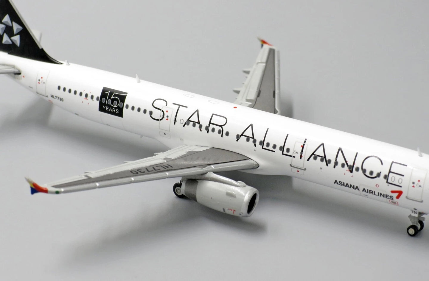 JC WINGS A321 ASIANA AIRLINES "STAR ALLIANCE 15 YEARS" REG: HL7730