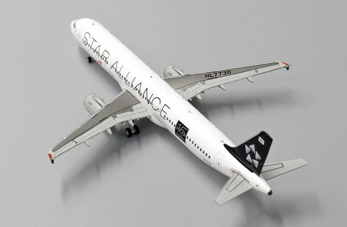JC WINGS A321 ASIANA AIRLINES "STAR ALLIANCE 15 YEARS" REG: HL7730