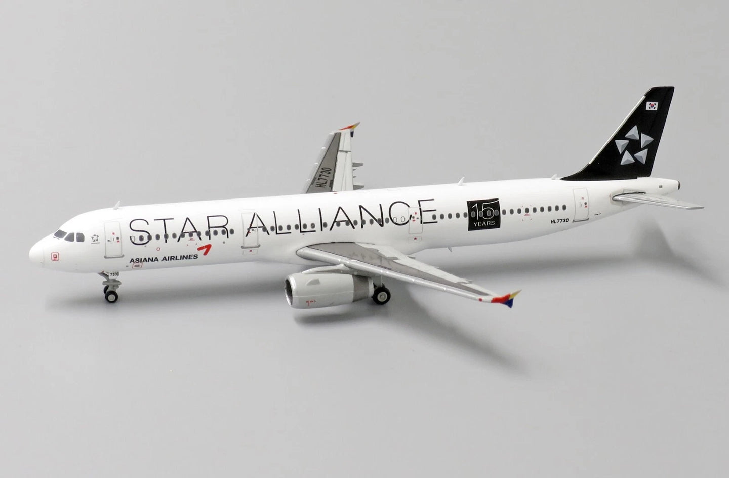JC WINGS A321 ASIANA AIRLINES "STAR ALLIANCE 15 YEARS" REG: HL7730