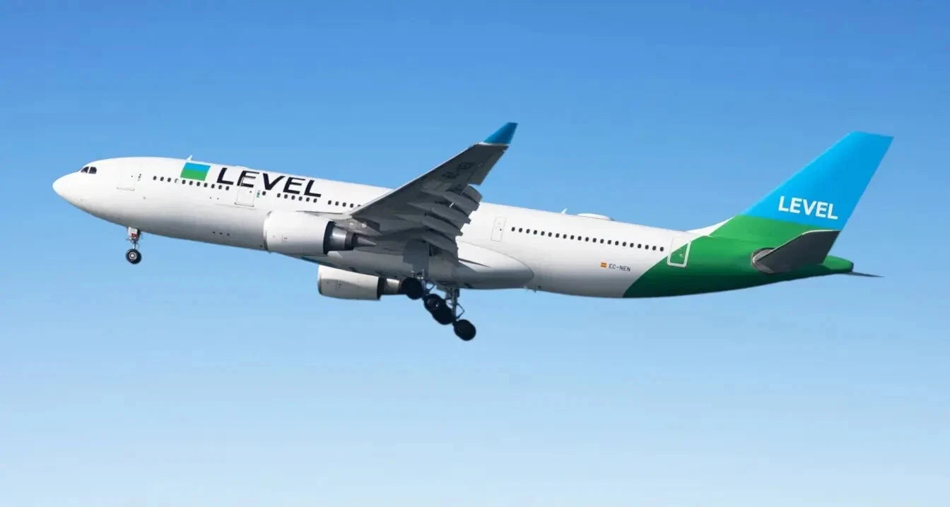 JC WINGS A330-200 LEVEL REG: EC-NEN