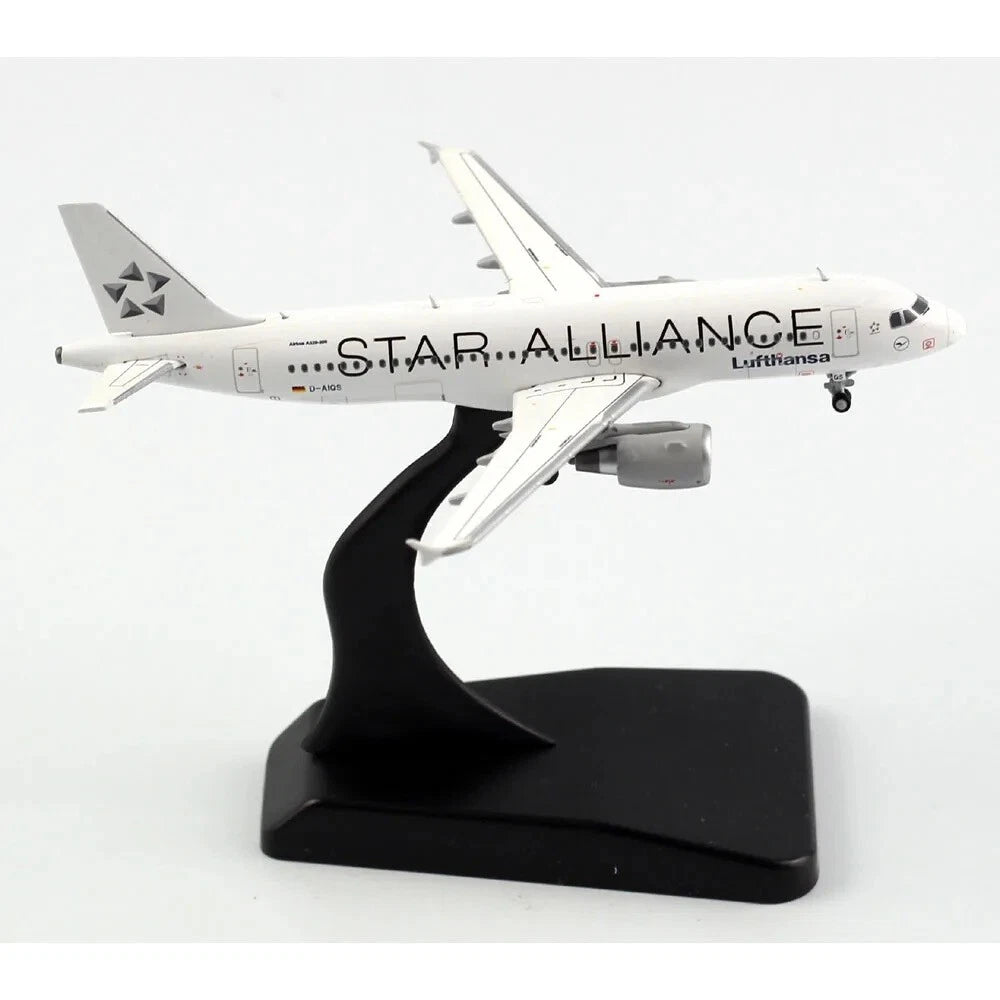 JC WINGS A320 LUFTHANSA "STAR ALLIANCE" REG: D-AIQS