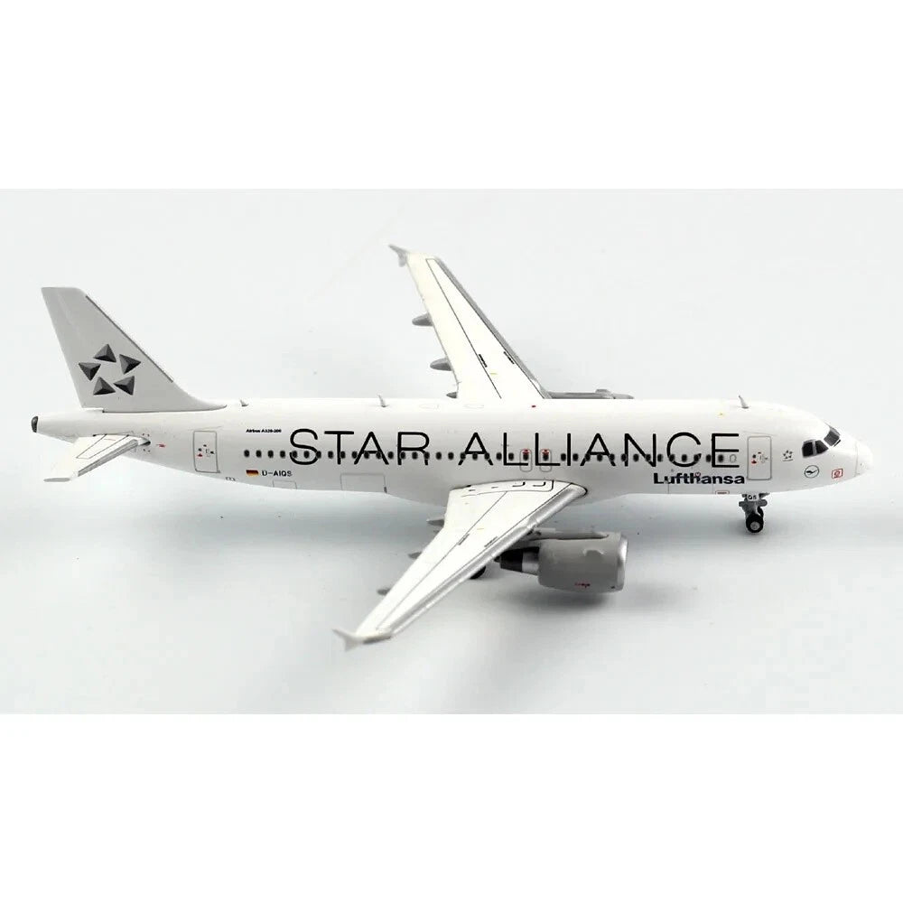 JC WINGS A320 LUFTHANSA "STAR ALLIANCE" REG: D-AIQS