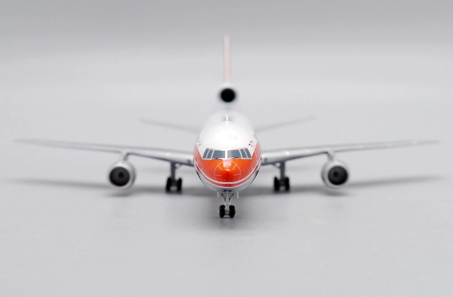 JC WINGS L-1011 DRAGONAIR TRISTAR (POLISHED) REG: VR-HOD