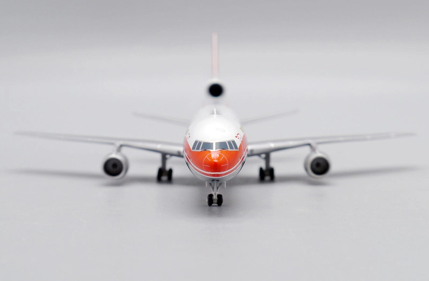 JC WINGS L-1011 DRAGONAIR TRISTAR (POLISHED) REG: VR-HOD