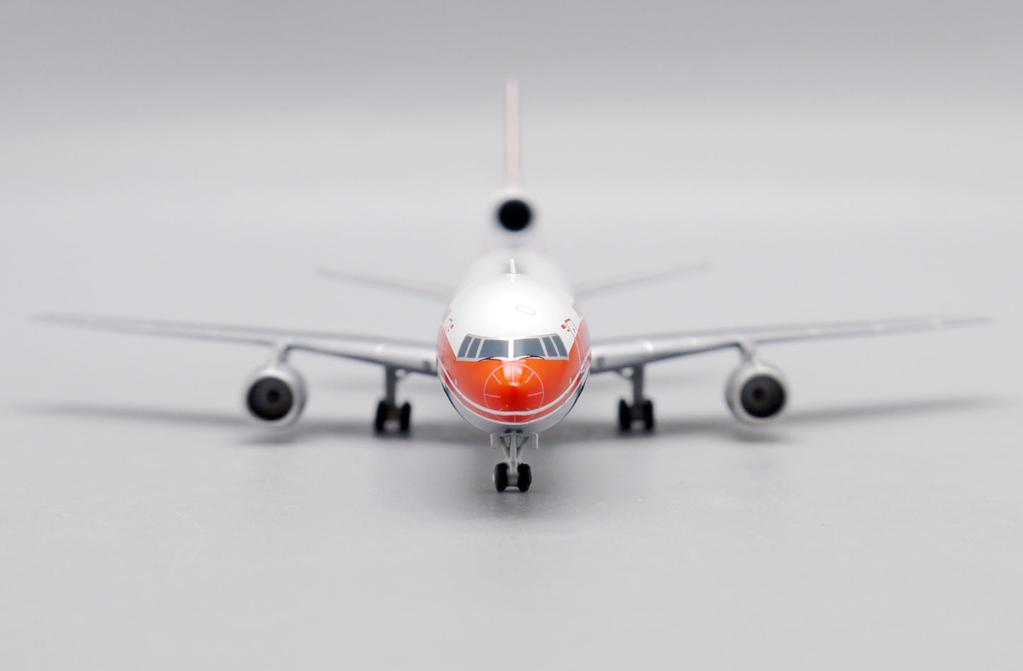 JC WINGS L-1011 DRAGONAIR TRISTAR (POLISHED) REG: VR-HOD