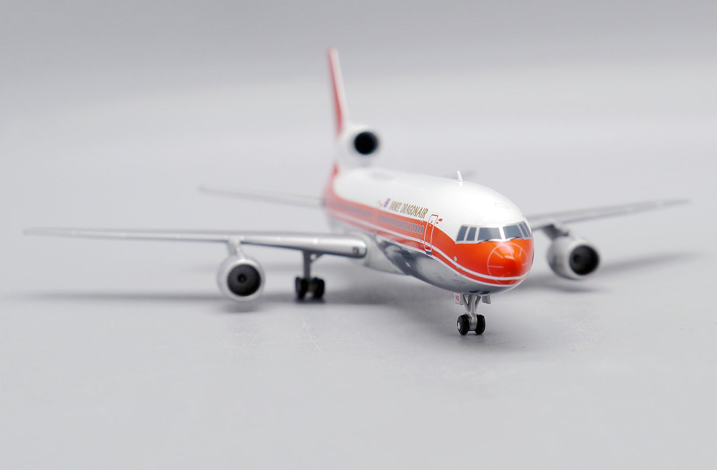 JC WINGS L-1011 DRAGONAIR TRISTAR (POLISHED) REG: VR-HOD