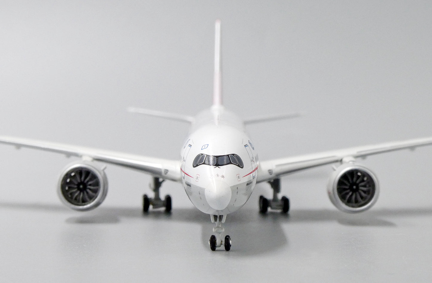 JC WINGS A350 SICHUAN AIRLINES REG: B-304V