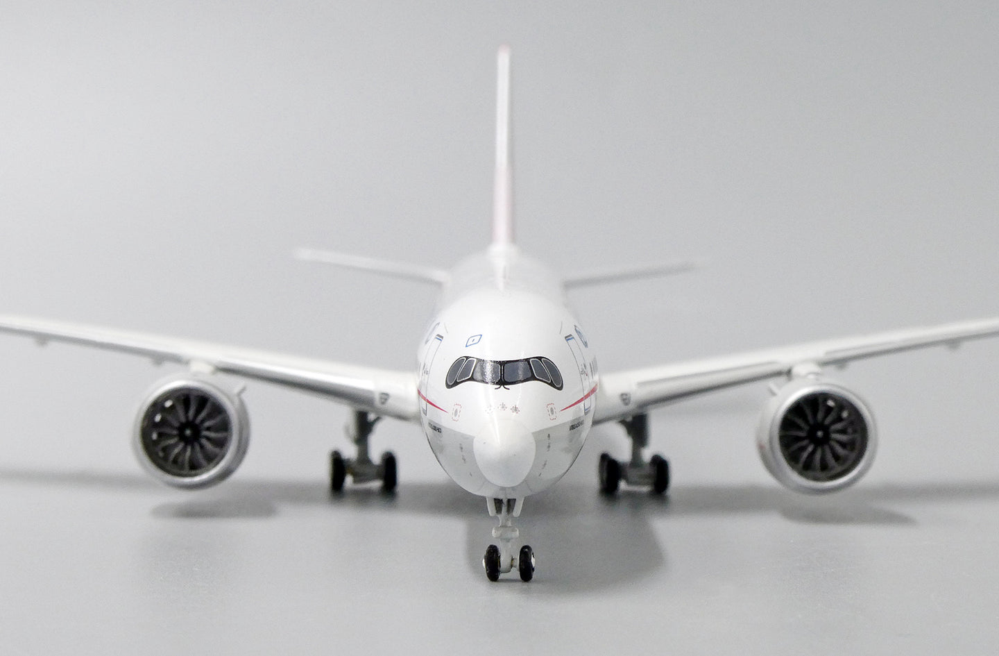 JC WINGS A350 SICHUAN AIRLINES REG: B-304V