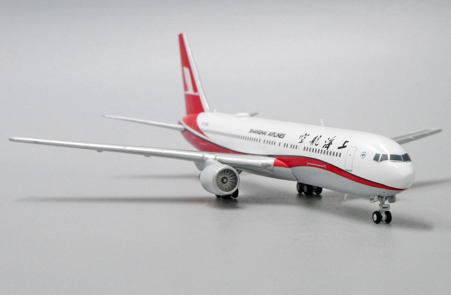 JC WINGS XX4140 1/400 B767-300(ER) SHANGHAI AIRLINES REG: B-2566