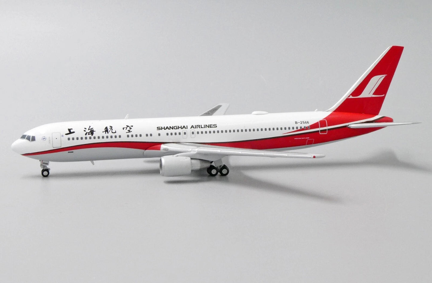 JC WINGS XX4140 1/400 B767-300(ER) SHANGHAI AIRLINES REG: B-2566