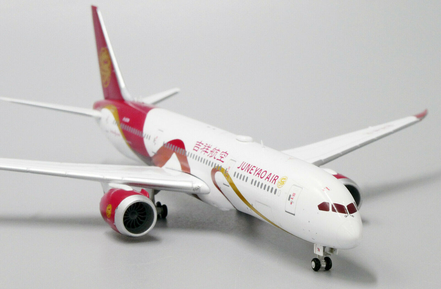 JC WINGS B787-9 DREAMLINER JUNEYAO AIRLINES REG: B-207N
