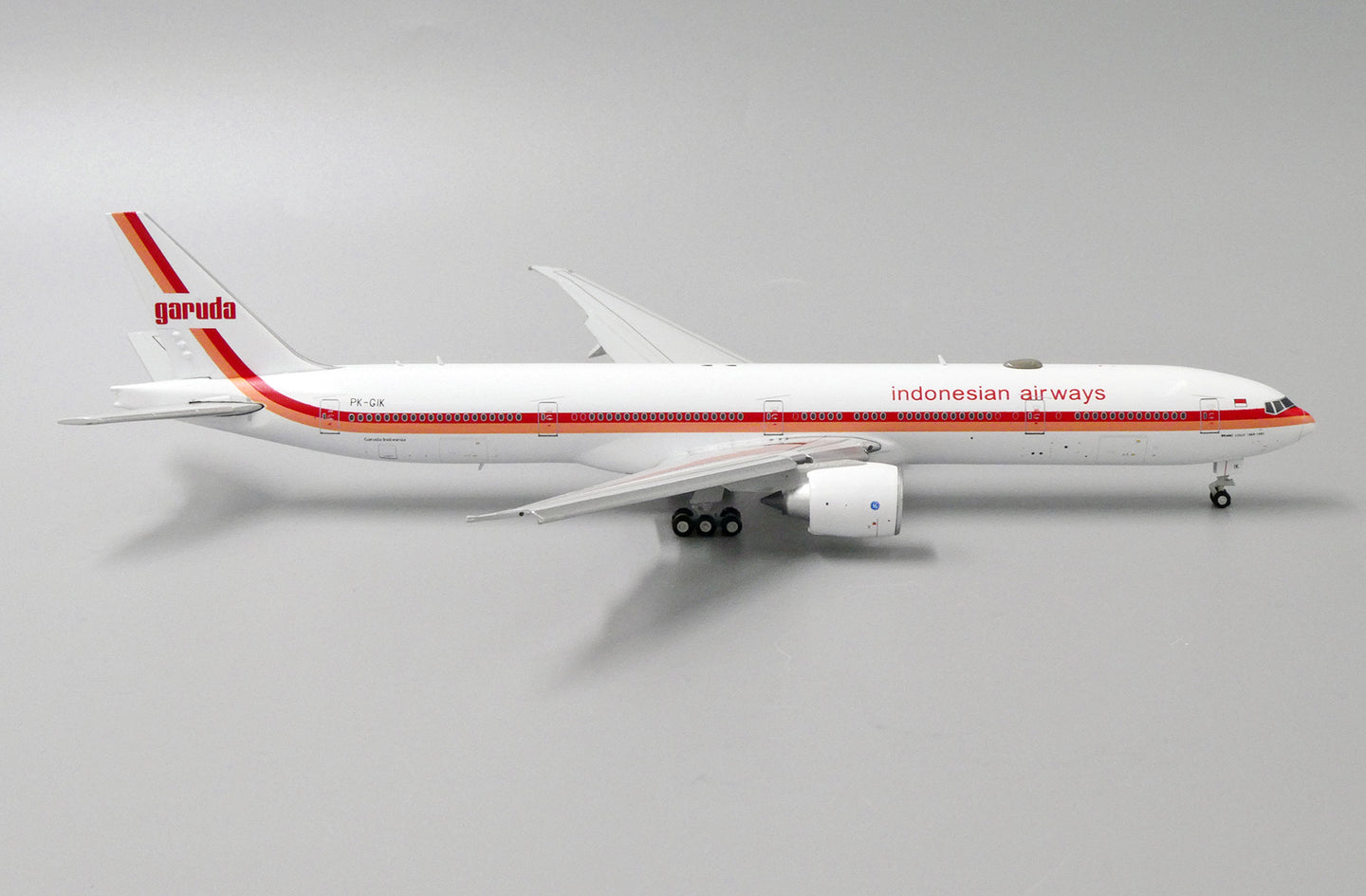 JC WINGS B777-300ER GARUDA INDONESIA (FLAP DOWN) REG: PK-GIK