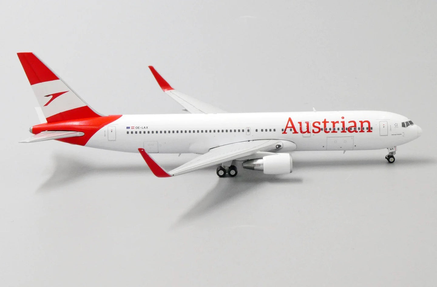 JC WINGS B767-300ER AUSTRIAN AIRLINES REG: OE-LAX WITH ANTENNA