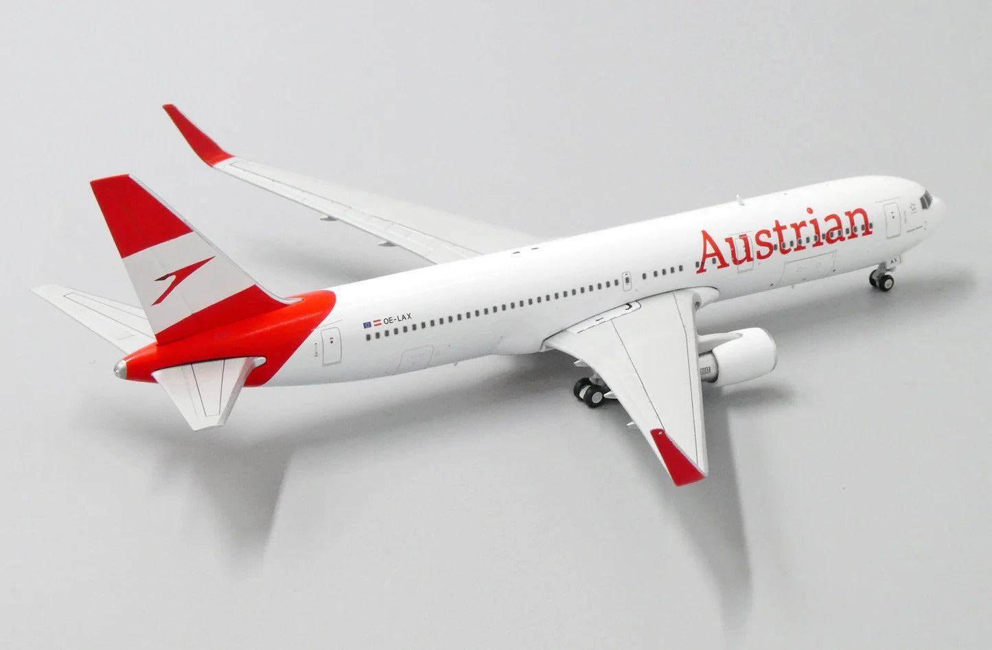 JC WINGS B767-300ER AUSTRIAN AIRLINES REG: OE-LAX WITH ANTENNA