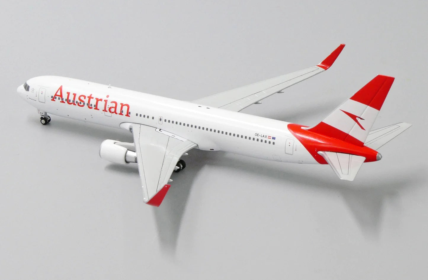 JC WINGS B767-300ER AUSTRIAN AIRLINES REG: OE-LAX WITH ANTENNA